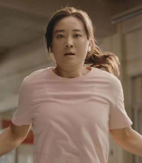 贾玲爆料瘦脸针视频播放,视频播放引发热议 第2张 贾玲爆料瘦脸针视频播放,视频播放引发热议 第2张